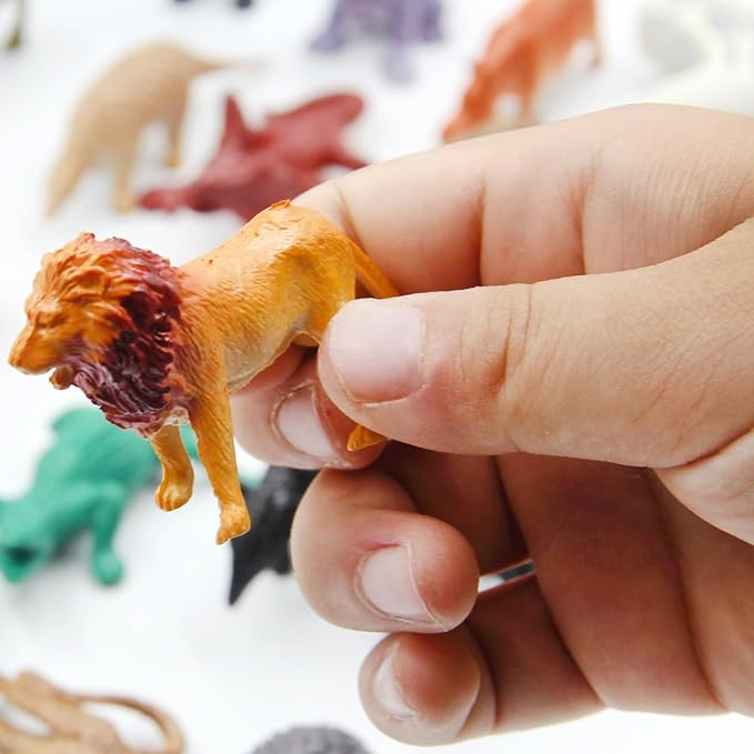 PINOWU Realistic Mini Wild Zoo Animals Figurines Toys 32 Pcs Gift Set for Education and Party Favors, Plastic Forest Safari Animals Lion, Hippo, Tiger, Bear, Elephant, Giraffe etc