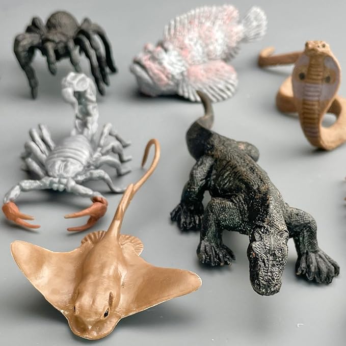 Safari Ltd. Venomous Creatures TOOB - 9 Figurines: Toad, Snake, Ray, Komodo Dragon, Tarantula, Centipede, Scorpion, Stone Fish, Cobra - Educational Toy Figures For Boys, Girls & Kids Ages 3+