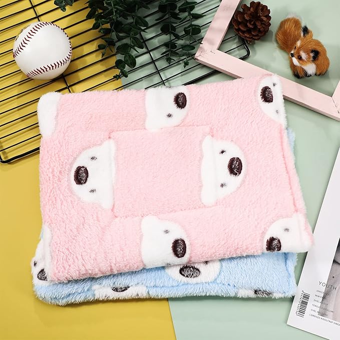 Jetec 2 Pieces Guinea Pig Hamster Warm Mats Bed Hamster Sleep Pad Squirrel Hedgehog Soft Cushion Rabbit Chinchilla Bed Mat House Nest(Cute Color, Bear Pattern)