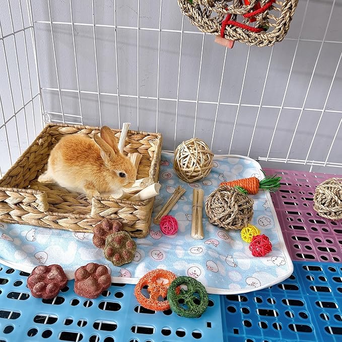 Hamiledyi Rabbit Grass Bed Natural Bunny Woven Hand Made House Comfortable Playhouse Winter Warm Hideaway Hut with Chew Toys for Chinchilla Guinea Pig Ferret Rat